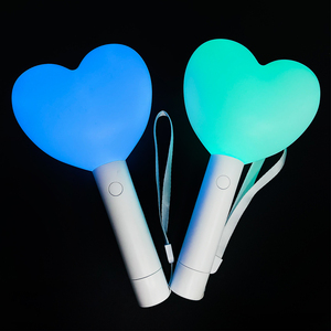 คอนโซลควบคุมไฟหลายโซน ซิงค์ไฟสำหรับงานแสดงสด ผลิตงานแสดงในสนามกีฬา ไฟ LED ไลฟ์ไลท์สติ๊ก <span class=keywords><strong>Stray</strong></span> Kids ระบบ DMX - Product Image 1