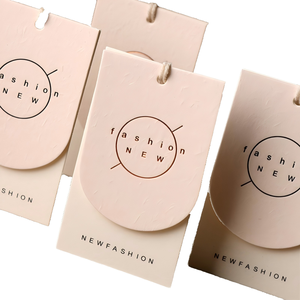 Cartoncino Custom cartellini appesi ispessiti <span class=keywords><strong>etichette</strong></span> Logo durevoli <span class=keywords><strong>per</strong></span> borse di abbigliamento-servizio di stampa di <span class=keywords><strong>etichette</strong></span> di marca alla moda - Product Image 2