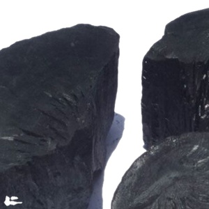 Morceau de charbon de bois noir avec noix de coco - Product Image 2