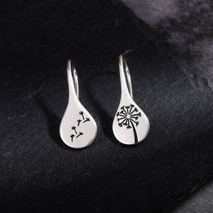 Orecchini Pendenti Minimalisti a Forma di Soffione per Donne, Gioielli Vintage per il Quotidiano - Product Image 1