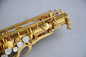 プロ仕様の新型Eb調金管楽器、ゴールドラッカー仕上げのアルトサックス - Product Image 3