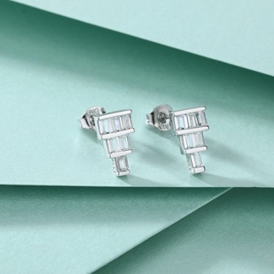 Pendientes de Plata de Ley 925 con Circonita Cúbica de Corte Baguette, Chapados en Rodio, Regalo de Compromiso, Aniversario de Bodas, Clásicos y Elegantes - Product Image 4