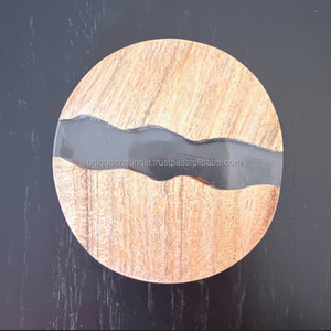 Dessous de verre en résine et bois de noyer personnalisables de la meilleure qualité, carrés et ronds, tapis en résine époxy, napperons de table pour les fêtes - Product Image 1