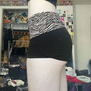 Shorts Casuales de Punto con Estampado de Cebra para Mujer, Cintura Elástica Deportiva, Moda de Verano, Pantalones Cortos Versátiles para Dama - Product Image 4