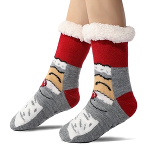 Chaussettes de pantoufles antidérapantes à motif de renne de Noël pour femmes chaussons doublés en polaire Ultra en peluche chaussettes de maison de sol chaudes et confortables pour l'hiver - Product Image 1