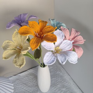 Nouveau design TC – Grand bouquet de fleurs tricotées préservées, lys du Pérou, décoration de festival, fleurs d'alstroémeria au crochet à tige unique - Product Image 1
