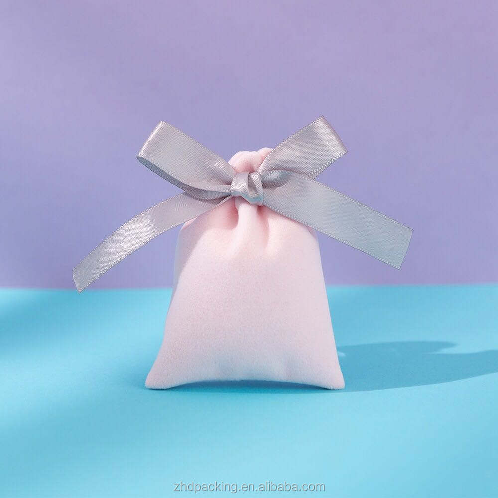 Rose avec ruban gris