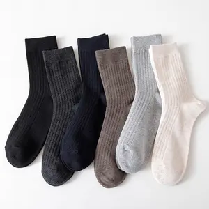 Vendita calda uomo donna calzini di cotone a buon mercato sciolto Non vincolante Top elastico traspirante bambù prodotti diabetici calzini dell'equipaggio Unisex