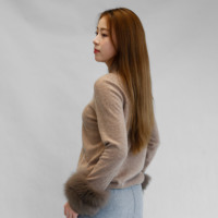 Pulls doux pour femmes de couleur unie, fabriqués directement par l'usine Tyan, avec poignets en fourrure de renard véritable amovibles