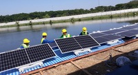 Système solaire flottant pour lac océan énergie solaire HDPE ponton flottant maison lac flotteur système d'énergie solaire