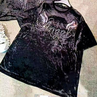 T-shirt en velours surdimensionné pour femmes, manches courtes, détail d'ailes d'ange en strass, col rond, haut décontracté