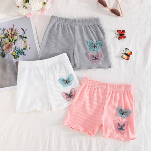 Vêtements pour bébé, shorts imprimés mignons et décontractés pour l'été, respirants pour les petites filles, trois paires multicolores - Product Image 1