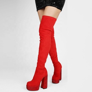 Bottes longues en daim extensible rouge vif 2022, à talon épais et plateforme, avec rivets et clous, bottes montantes à talon haut, au-dessus du genou, pour l'hiver, taille 45 - Product Image 4