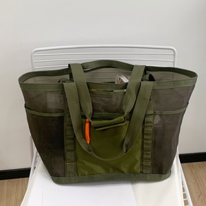 Sac de plage en maille avec poche zippée, grande capacité, imperméable, sac à bandoulière pour la gym, les voyages et le camping - Product Image 1