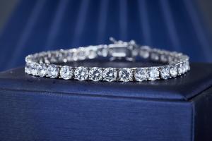 กำไลข้อมือสำหรับผู้หญิงสำหรับเล่นเทนนิสเพทายสร้อยข้อมือชุบทองคำขาวปรับได้ตามต้องการ - Product Image 3