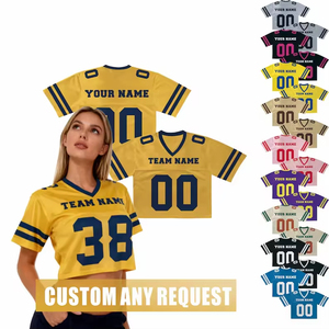 Camiseta corta de malla estilo boxy para mujer, uniforme de animadora, camiseta de fútbol americano para práctica, con hombros descubiertos, estilo baby tee, con nombre de equipo - Product Image 1