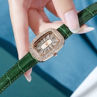 Montre pour femme à prix avantageux, très vendue, avec cadran étoilé, en alliage, avec diamants, bracelet en cuir