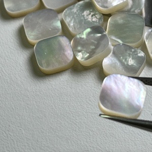 Perlas de Nácar Blanco Naturales de Fábrica, Cuadradas con Esquinas Redondeadas - Product Image 3