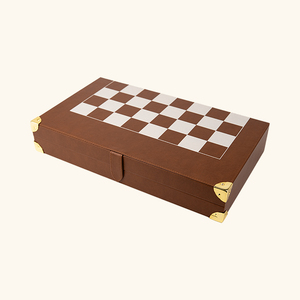 Boîte décorative de luxe en cuir et bois pour échecs, certifiée <span class=keywords><strong>SABER</strong></span>, pour la décoration de bureaux, hôtels et maisons d'hôtes en Arabie Saoudite, Émirats Arabes Unis, Qatar, et pour la vente en gros. - Product Image 1