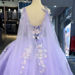 Vestido de Quinceañera/Boda Moderno con Perlas y Flores 3D en Color Lila, Escote Corazón, Cola de Capilla, Largo hasta el Suelo, Modelo XS030 - Product Image 6