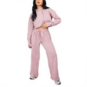 Conjunto deportivo rosa de 2 piezas para mujer, top corto con capucha y pantalones jogger, atuendo informal para estar en casa - Product Image 1
