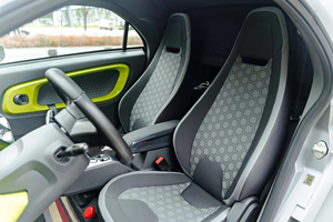 Acceptons les commandes personnalisées – Vente Flash 2025 Xev <span class=keywords><strong>Yoyo</strong></span> E-car Pro – Nouveau Véhicule Électrique Mini Voiture pour Adultes <span class=keywords><strong>2</strong></span> Places, Autonomie 150km, Alimenté par Batterie, 3D - Product Image 4