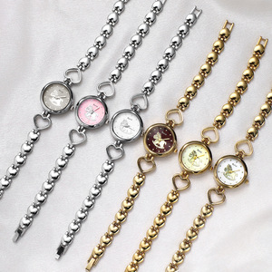 Reloj de pulsera creativo con diseño de corazón, de aleación, resistente al agua, para mujer, con movimiento de cuarzo. - Product Image 4