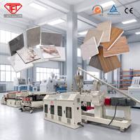 Machine de production d'extrusion de plaques en PVC de haute qualité / panneaux en mousse de bois-plastique WPC pour la fabrication de panneaux de meubles