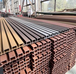 Paneles de Revestimiento de Pared WPC de Grano de Madera Duraderos de por Vida, Coextrusión WPC Resistente a las Grietas, Paneles de Revestimiento de Pared WPC para Exteriores - Product Image 6