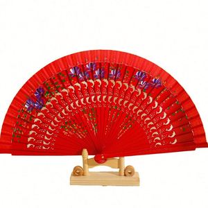 Abanico de mano de madera español estilo danza y amor con patrón de modelo intrincado, ideal para regalo promocional - Product Image 1