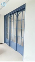 Porte pliante en aluminium à 3 panneaux, bleu brume, avec grille en forme d'arche, motif ondulé, en verre, pour intérieur moderne, grande ouverture, idéale pour les gîtes.