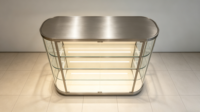 Luxuriöse Gebogene Glas-Schmuckvitrine mit Gebürstetem Edelstahlrahmen und LED-Beleuchtung - Umweltfreundlich mit Anpassbaren Farben zur Präsentation