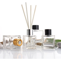 Bouteille en verre carrée de parfum de bureau à domicile de luxe 50ml 100ml 150ml 200ml bouteille de diffuseur de roseau vide à fond épais