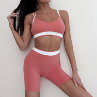 Setelan Olahraga Wanita Tiga Potong Warna-warni Modis, Bra Peach Seksi Model Halter, Celana Pendek Berbahan Halus, Legging Yoga untuk Wanita Muda