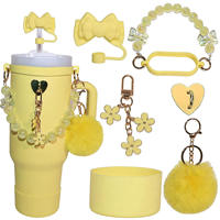 CZFIT ZZZ97 Ensemble d'accessoires : Cache-paille pour tasse, Housse de protection en silicone, Pompom, Porte-clés, Dragonne de poignée en perles