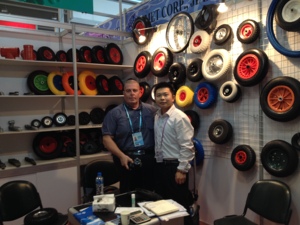 Rueda de Goma Sólida de Alta Resistencia Hanak de 10 Pulgadas (10x1.75) para Carrito de Herramientas, Carretilla Manual, Estante, Sin Necesidad de Inflar - Product Image 6