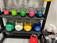 Kettlebells de compétition en PU poignées électrolytiques ergonomiques de haute qualité conception de fonte intégrale plusieurs poids de même taille