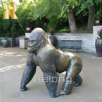 Décor de forêt extérieur grandeur nature personnalisé Sculpture de la faune en métal Statue de gorille en bronze à vendre