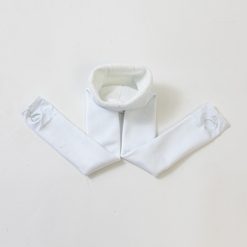 White footless design