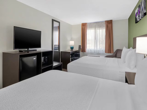 Sleep Inn & Suites by Choice Hotels: Letto a sedia con tavolo integrato per progetti alberghieri di alta gamma - Product Image 1