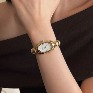 Montre à quartz pour femme CILOA avec cadran ovale, bracelet perlé, bracelet en acier inoxydable, étanche pour un usage quotidien - Product Image 1