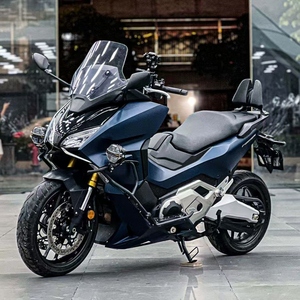 Scooter de tourisme haut de gamme : Ho <span class=keywords><strong>Forza</strong></span> 750 avec pare-brise électrique réglable, régulateur de vitesse et rangement sous le siège de 22 L - Product Image 2