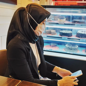 In Stock 1005 colore puro personalizzato Bandana Design di lusso collo sciarpe In seta raso sciarpa 90*90 <span class=keywords><strong>per</strong></span> le <span class=keywords><strong>donne</strong></span> elegante dormire capelli avvolti - Product Image 3