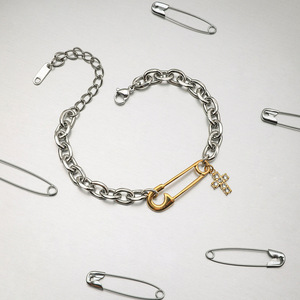 Pulsera de Acero Inoxidable con Bloques de Color, Pin de Seguridad Dorado y Dije de Cruz para Mujer, Joyería de Moda, Regalo - Product Image 2