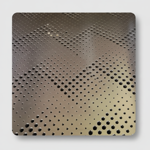 Panneaux perforés en acier inoxydable 316L 316Ti 4'x8' pour la construction de pare-soleil, façades extérieures, murs décoratifs, découpe, pliage et soudage sur mesure - Product Image 1