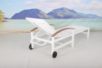 Lit de soleil extérieur en tissu maillé en aluminium Chaise longue blanche avec filet pour bras Chaise longue en tissu Chaise de plage avec grande roue