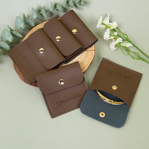 Bolsa de Almacenamiento de Joyas de 8*8cm, Color Marrón Oscuro, Bolsa para Anillos y Aretes, Bolsitas de Cuero PU con Cierre de Botón Dorado - Product Image 3