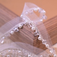 Bande de tulle perlée faite à la main, perles carrées en cristal AB et perles d'imitation, bande décorative pour vêtements, coiffes et projets d'artisanat