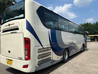 Bus de transport d'occasion King Long 50 places avec sièges confortables, moteur Yuchai et double porte