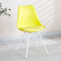 Chaises de salle à manger en plastique PP de style nordique moderne avec pieds en métal et coussin moelleux pour la cuisine, le restaurant, la maison, le bureau
